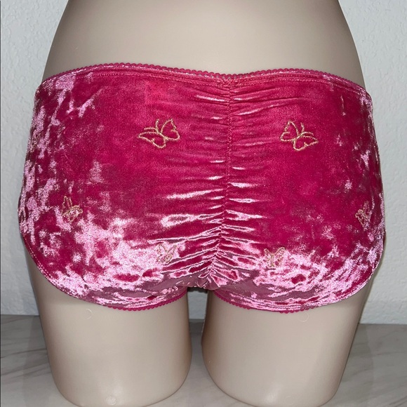 Victoria's Secret
Embroidered Velour Hiphugger panty
 Color - pink
Size XS - Picture 1 of 10